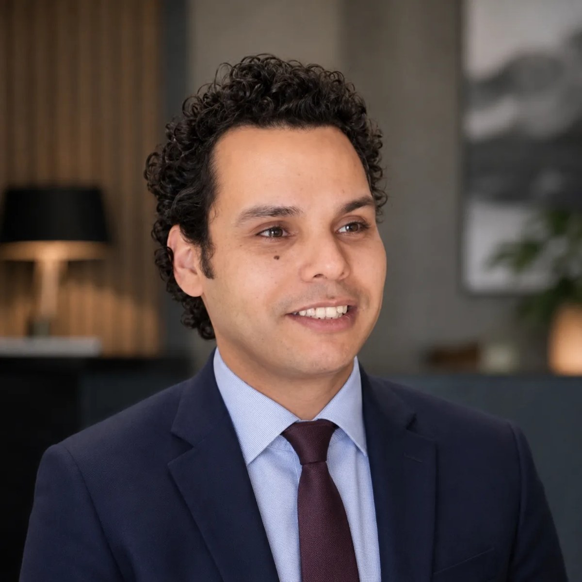 Portrait professionnel de Brahim Ouhdi, conseil juridique international